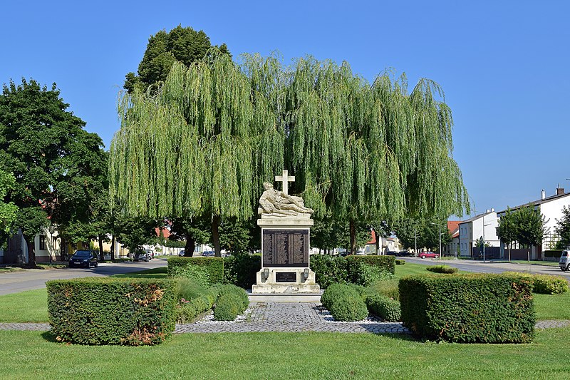 File:Tadten - Kriegerdenkmal - 1.jpg