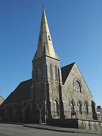 Eglwys Gatholig Dewi Sant a Santes Helen, Twthill, Caernarfon