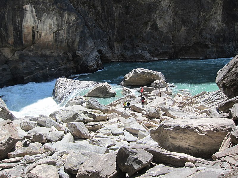 File:Tiger Leaping Gorge - panoramio (29).jpg