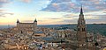 L'Alcázar de Toledo, símbolu del poder real, vese desafiáu n'altor pola la Catedral, a pesar de que la so torre parte d'un puntu más baxu.