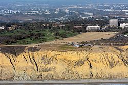 Torry Pines gantole tebing foto D Ramey Logan.jpg