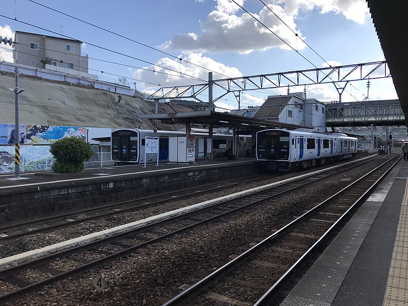 File:Trains of Kashii Line at Kashii Station 5.jpg