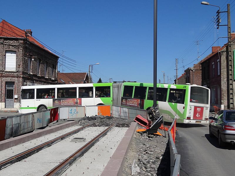 File:Travaux de la branche vers Vieux-Condé de la ligne B du tramway de Valenciennes en avril 2013 (171).JPG