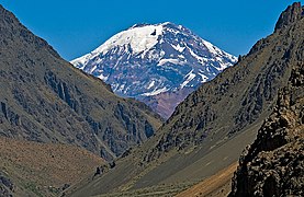 Tupungato volcano seen from punta de vacas argentina.jpg