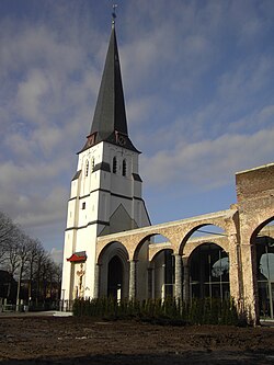 Waarschoot - toren en voormalige kerk.jpg