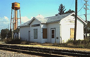 Warren (IL) station, September 1990.jpg