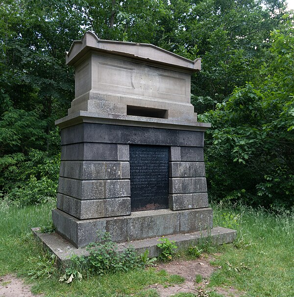 File:Wesel Baudenkmal 51 Grabmal Freiherr Christoph Alexander von Wylich Wesel-3378.jpg