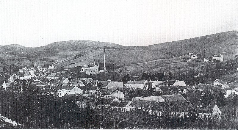 File:Wien-Grinzing from south 1900.jpg