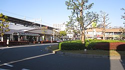谷塚駅東口（2017年）