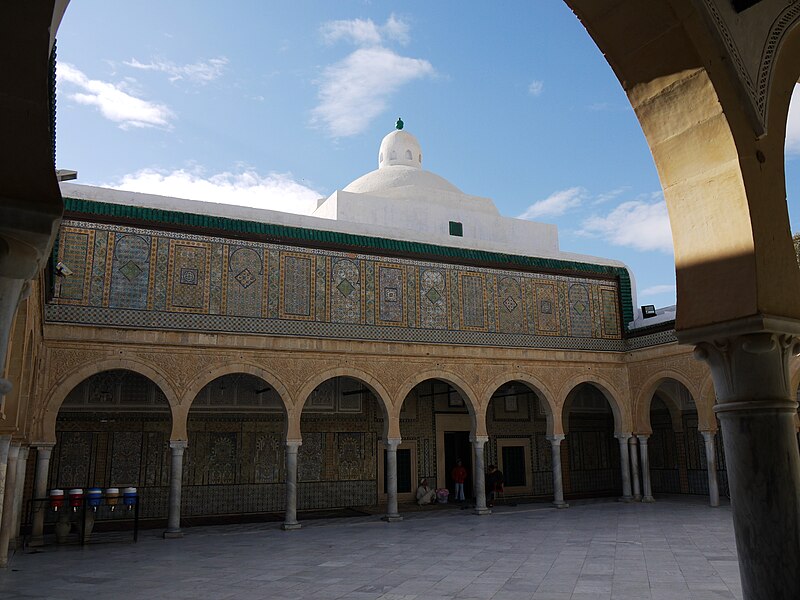 File:ZaouiaSidiSahab.Kairouan.jpg