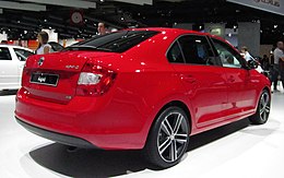 Škoda Rapid (cuarto lateral trasero) .JPG