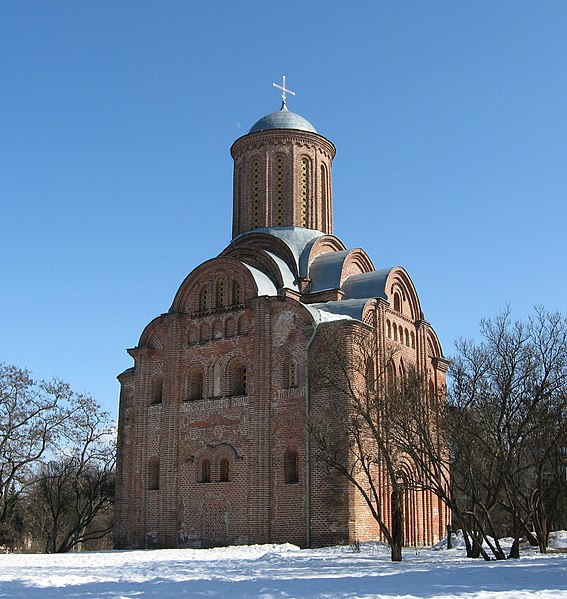 File:Пятницкая церковь в Чернигове-Украина.jpg