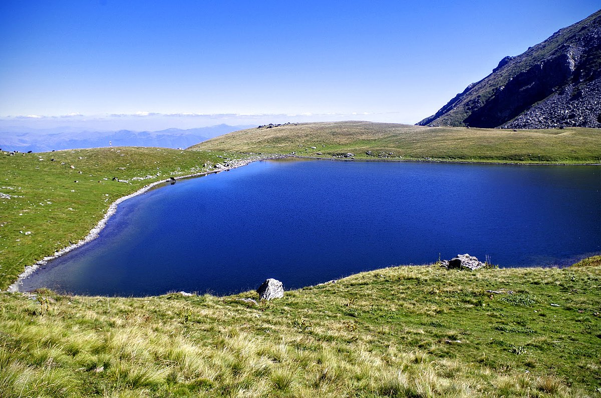 Crno jezero весной