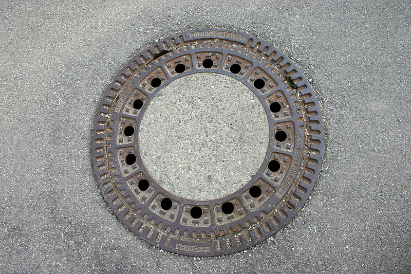 File:- Manhole cover in Germany -.jpg