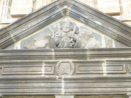 Saint Peter with key in the ossuary tympanum