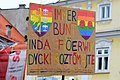 Napis Zawsze różnorodne po niemiecku, wilamowsku i śląsku, Marsz Równości w Bielsku-Białej 2021