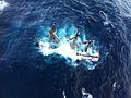 کشتی که در اقیانوس اطلس در هم شکست. ۱۴ تن از ۱۶ سرنشین و خدمه کشتی توسط گارد ساحلی نجات یافت.