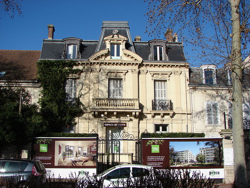 File:160 AV PAUL DOUMER Rueil-Malmaison.JPG