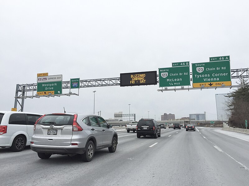 File:2016-01-22 10 08 19 Variable message sign displaying "Blizzard Warning - Fri-Sat" on the southbound outer loop of the Capital Beltway (Interstate 495) at Exit 46 in Tysons Corner, Fairfax County, Virginia.jpg