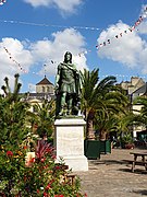 Vue d'ensemble de la statue.