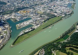 Aerial image of the Linz-Ost airfield.jpg