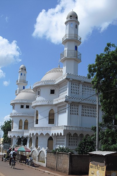 File:Ahmadiyya Muslim Mosque.Tamale.jpg