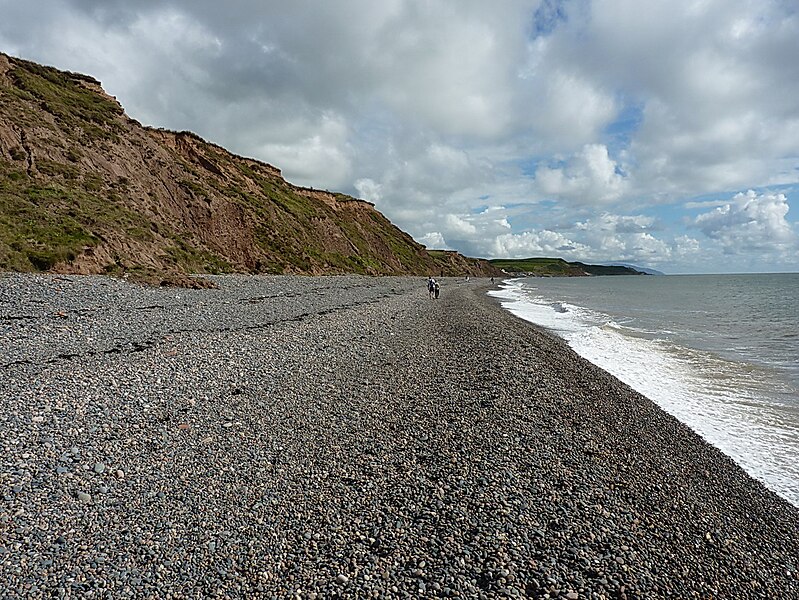 File:Along the shingle at high tide - geograph.org.uk - 4668280.jpg