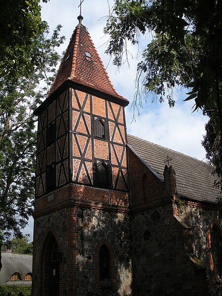 File:Alt Rehse - Evang. Dorfkirche 2.JPG