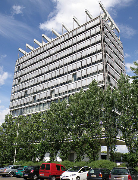 File:Antwerpen BP-building 3.jpg