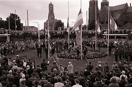 Tập tin:Arnhem Airborneplein Gemeentearchief Ede GA55141.jpg