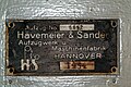 Deutsch: Im Gebäude Helmkestraße 5A in Hannover-Hainholz baute der ehemalige Fahrstuhlproduzent Hävemeier & Sander, Aufzugwerk und Maschinenfabrik, 1954 den Aufzug mit der Nummer "6652" ein ...