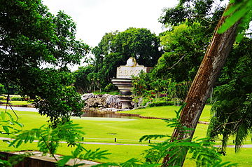 Royal Golf & Country Club fountain -- Jerudong, Brunei BN-Jerud-golf-cl.jpg