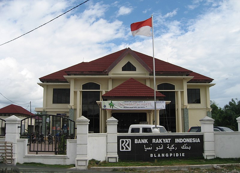 File:Bank BRI Blang Pidie - panoramio.jpg