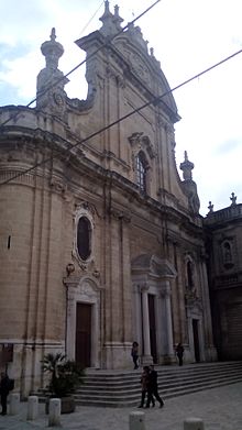 Main entrance Basilica Cattedrale Monopoli.jpg