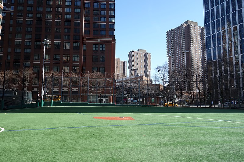 File:Battery Park City Ballfields td (2019-03-27) 050.jpg