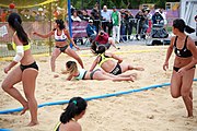 Deutsch: Beachhandball bei den Olympischen Jugendspielen 2018; Tag 5, 10. November 2018; Mädchen, Hauptrunde - Chinese Taipei (Taiwan)-Paraguay 2:0 English: Beach handball at the 2018 Summer Youth Olympics at 11 October 2018 – Girls Main Round – Chinese Taipei (Taiwan)-Paraguay 2:0