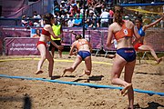 Deutsch: Beachhandball bei den Olympischen Jugendspielen 2018 in Buenos Aires; Tag 7, 13. Oktober 2018; Mädchen, Halbfinale – Niederlande-Kroatien 0:2 English: Beach handball at the 2018 Summer Youth Olympics in Buenos Aires at 13 October 2018 – Girls Semifinal – Netherlands-Croatia 0:2 Español: Handball de playa en los Juegos Olimpicos de la Juventud Buenos Aires 2018 en 13 de octubre de 2018 – Semifinales Femeninas - Países Bajos-Croacia 0:2