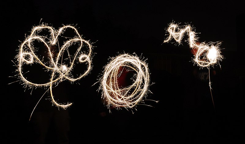 File:Beeston MMB 24 Fireworks.jpg