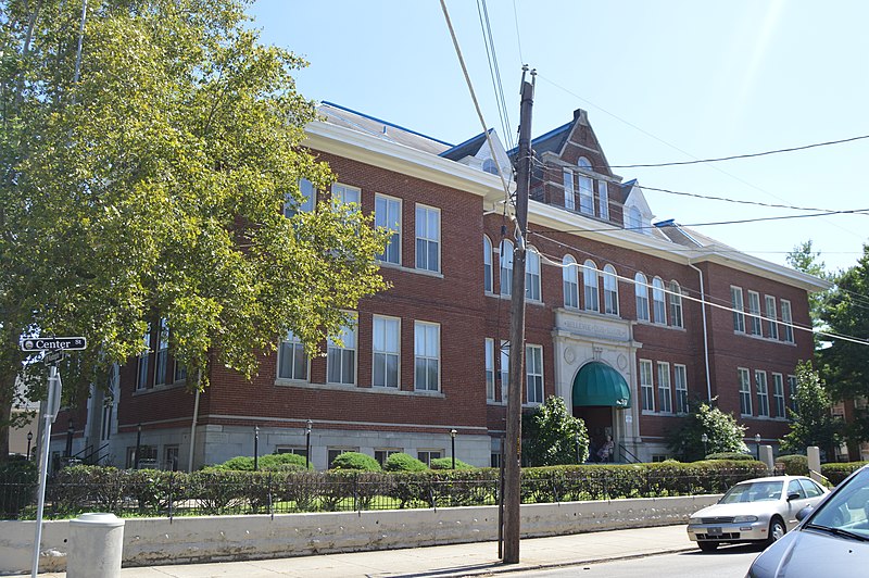 File:Bellevue High School, Center and Washington.jpg