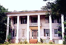 Belvoir in 1997, prior to restoration Belvoir Saffold Plantation house 01.jpg