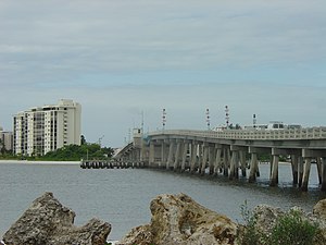 Big Carlos Lulus Bridge.jpg