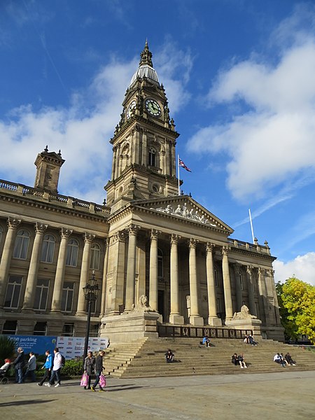 File:Bolton Town Hall (21928117529).jpg