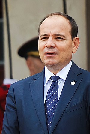 Bujar Nishani: Politician albanez