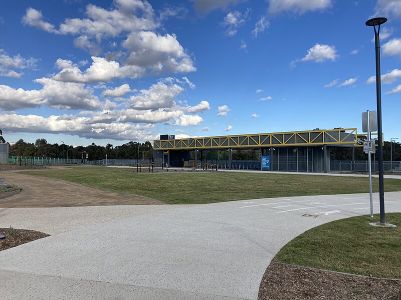 File:Bulleen Park and Ride open space.jpg