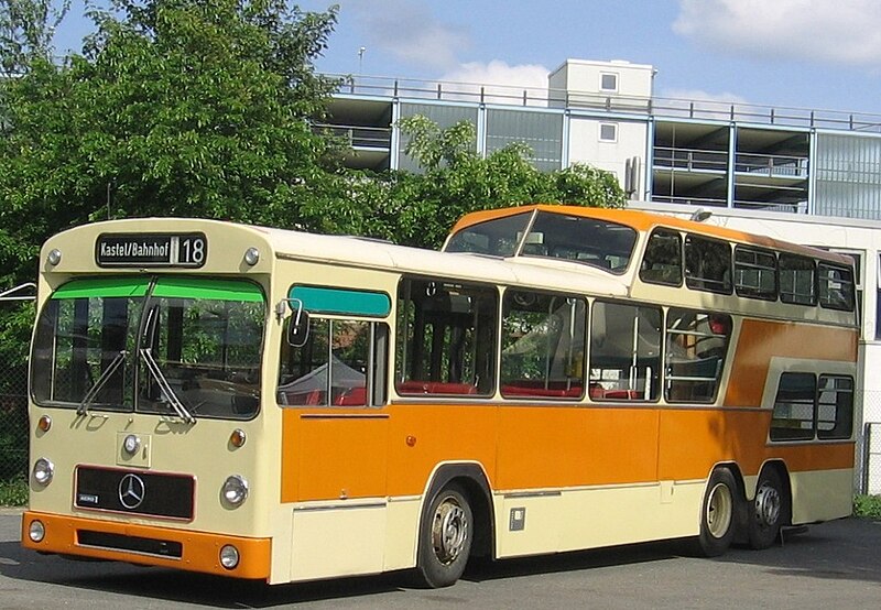 Walter Vetter Karosserie- und Fahrzeugbau 800px-Bus-Veteranen_FF01