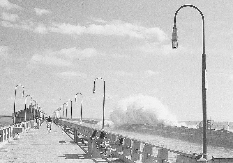 File:Cabrillo Beach Pier Waves-1978.jpg