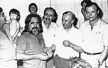 De izquierda a derecha Horacio Guarany y Jorge Canelles. En el margen, Agustín Tosco