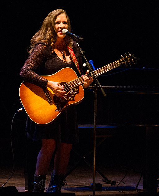 Carlene Carter cropped