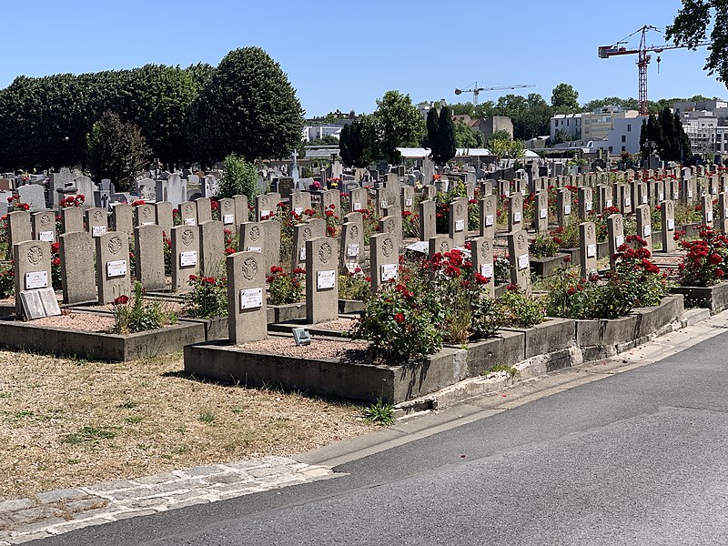 File:Carré militaire Cimetière St Denis Seine St Denis 18.jpg