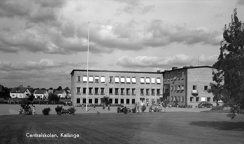 File:Centralskolan, Kallinge.jpg
